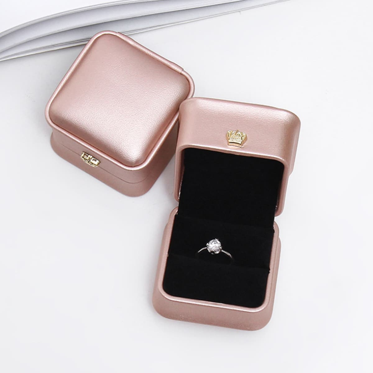 

1pc Ring Storage Box, Rose gold