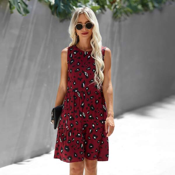 

Graphic Print Ruffle Hem Dress, Maroon