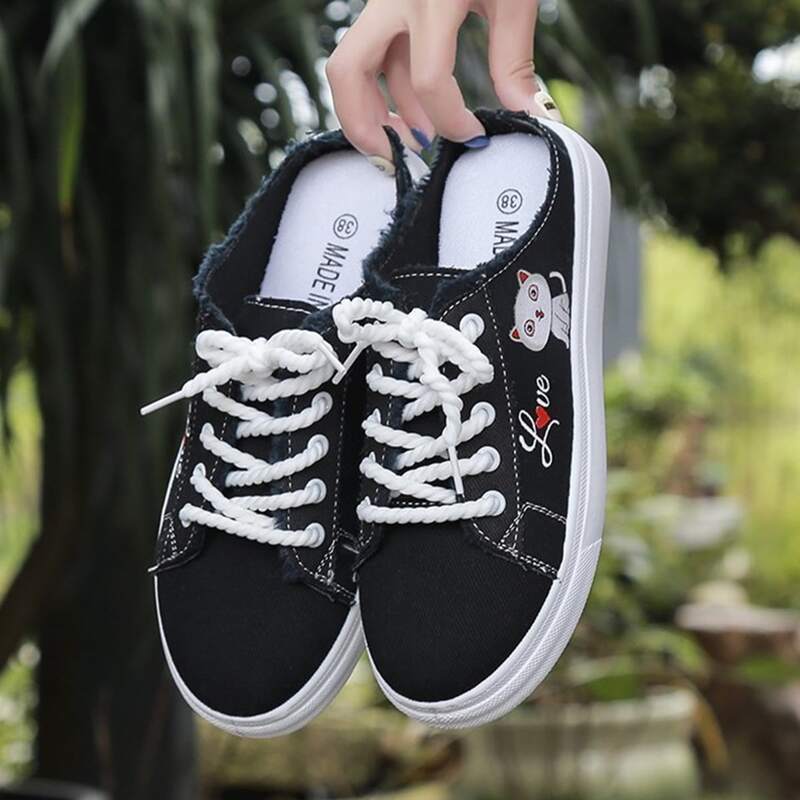 

Cartoon Cat Lace-up Canvas Sneakers, Black