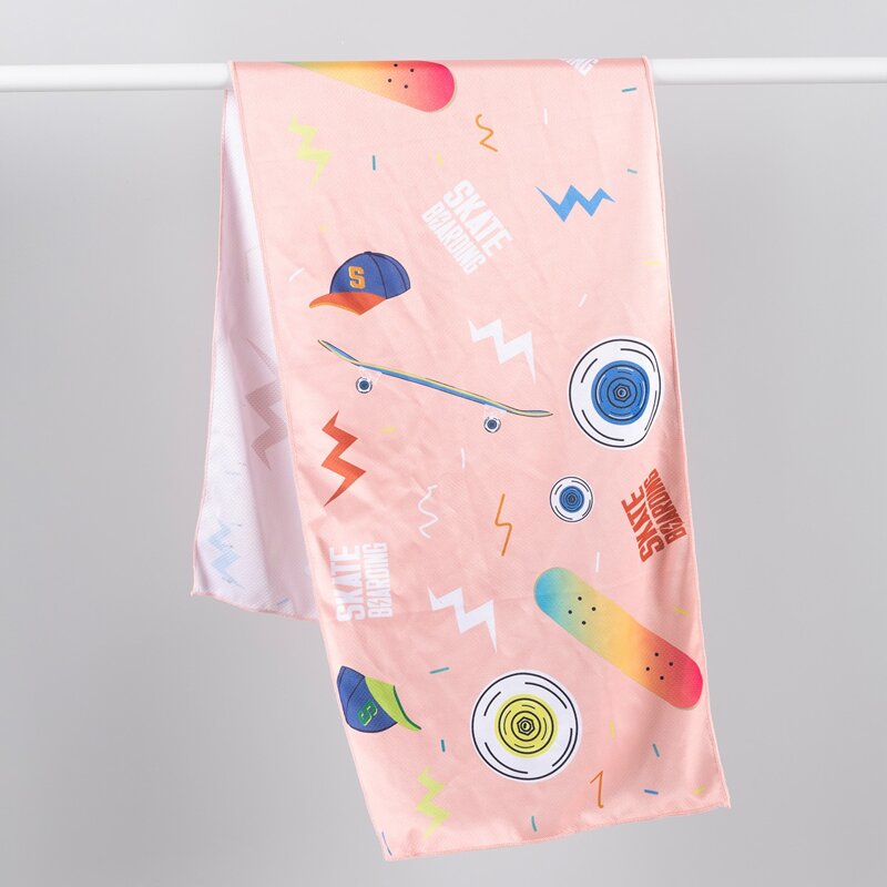 

Letter Graphic Sport Towel, Pink