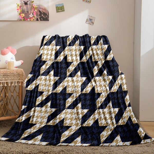 

Houndstooth Pattern Plush Throw, Multicolor