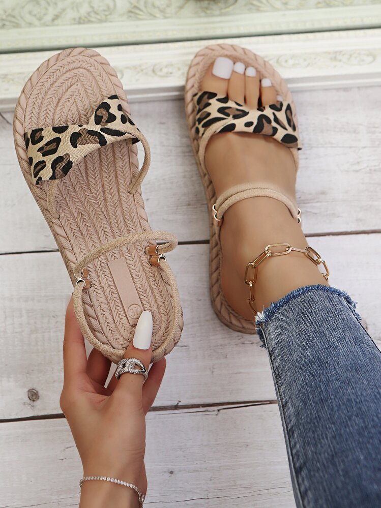 New Summer & Autumn White Round Toe Fashion Casual Sandals, Bohemian Style Flat Beach Shoes - Coffee Brown - View 1