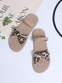 全新夏秋季白色圆头时尚休闲凉鞋，波西米亚风平底沙滩鞋 - 咖啡棕 - 查看 5