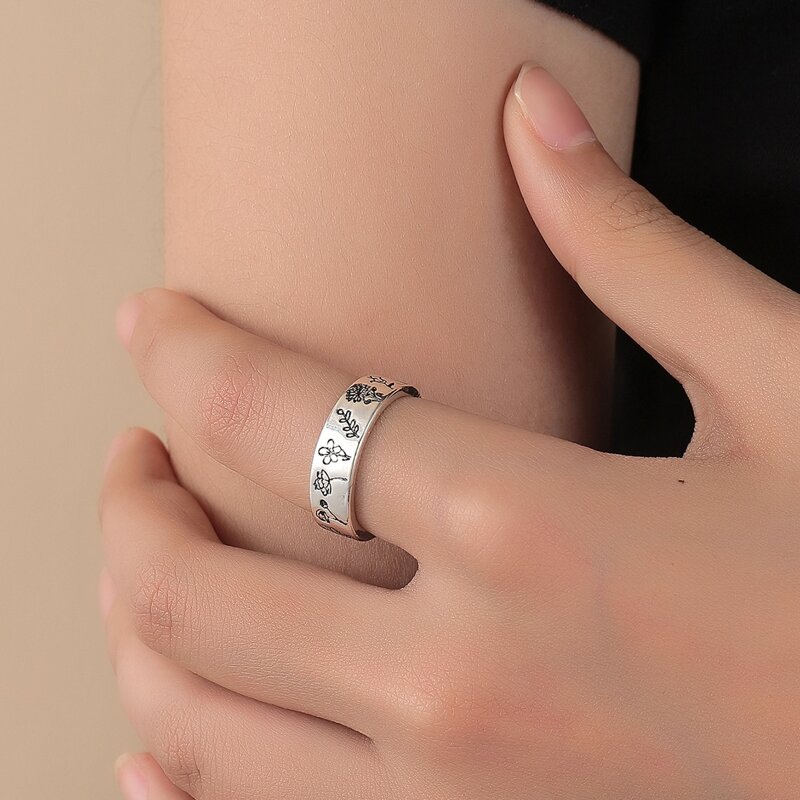 

Floral Decor Ring, Silver