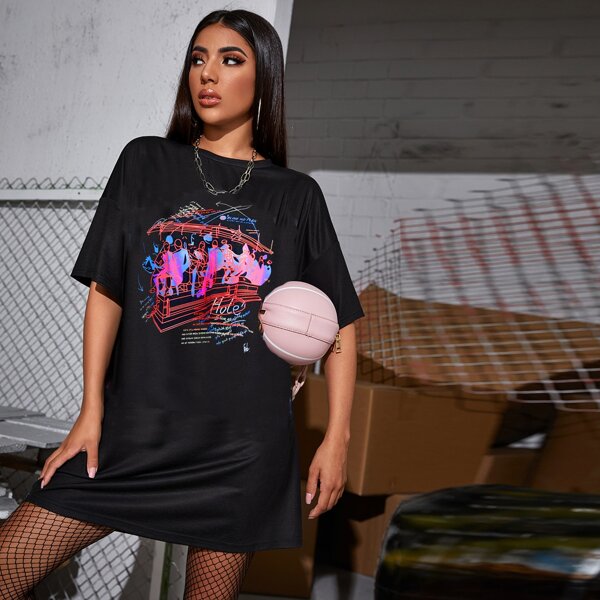 

Drop Shoulder Figure & Slogan Graphic Tee Dress, Black