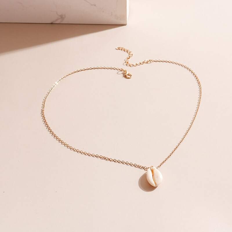 

Shell Pendant Necklace, Gold