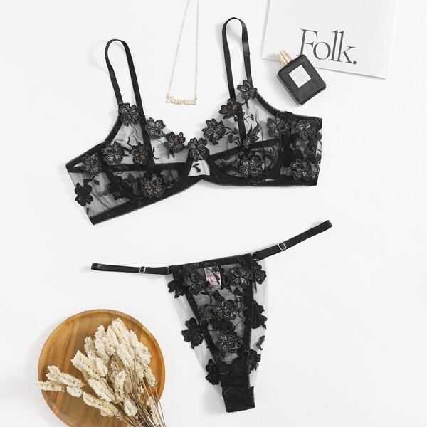 

Plus Embroidered Mesh Appliques Underwire Lingerie Set, Black