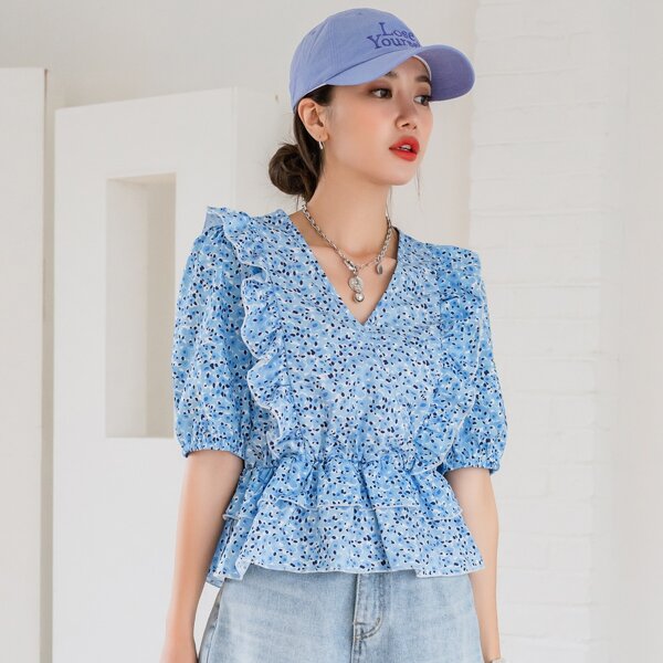 

Allover Print Ruffle Trim Blouse, Baby blue