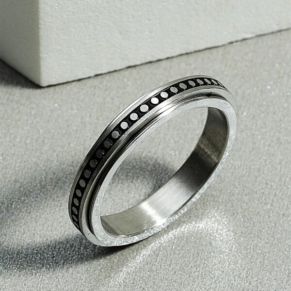 

Men Round Detail Ring, Silver