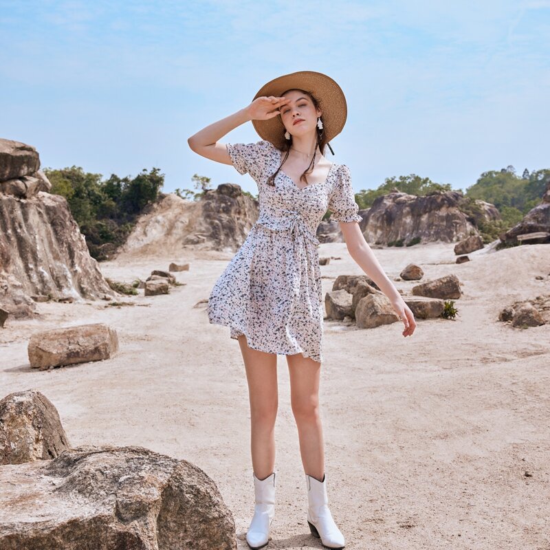 

Ditsy Floral Milkmaid Dress, Multicolor