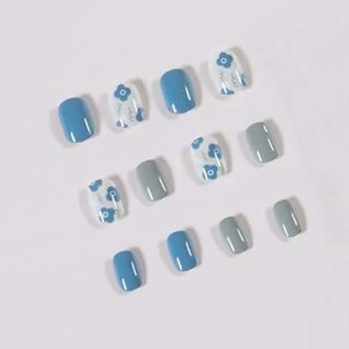 

24pcs Floral Fake Nail, Blue and white