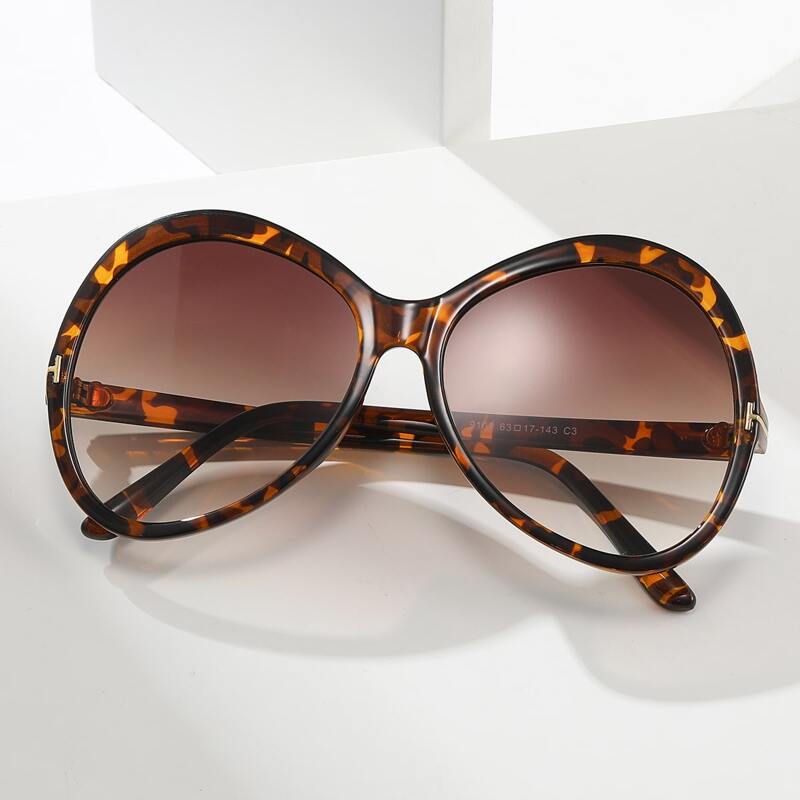 

Tortoiseshell Frame Sunglasses