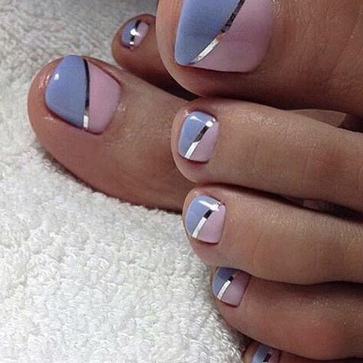 

24pcs Colorblock Toe Fake Nail, Multicolor