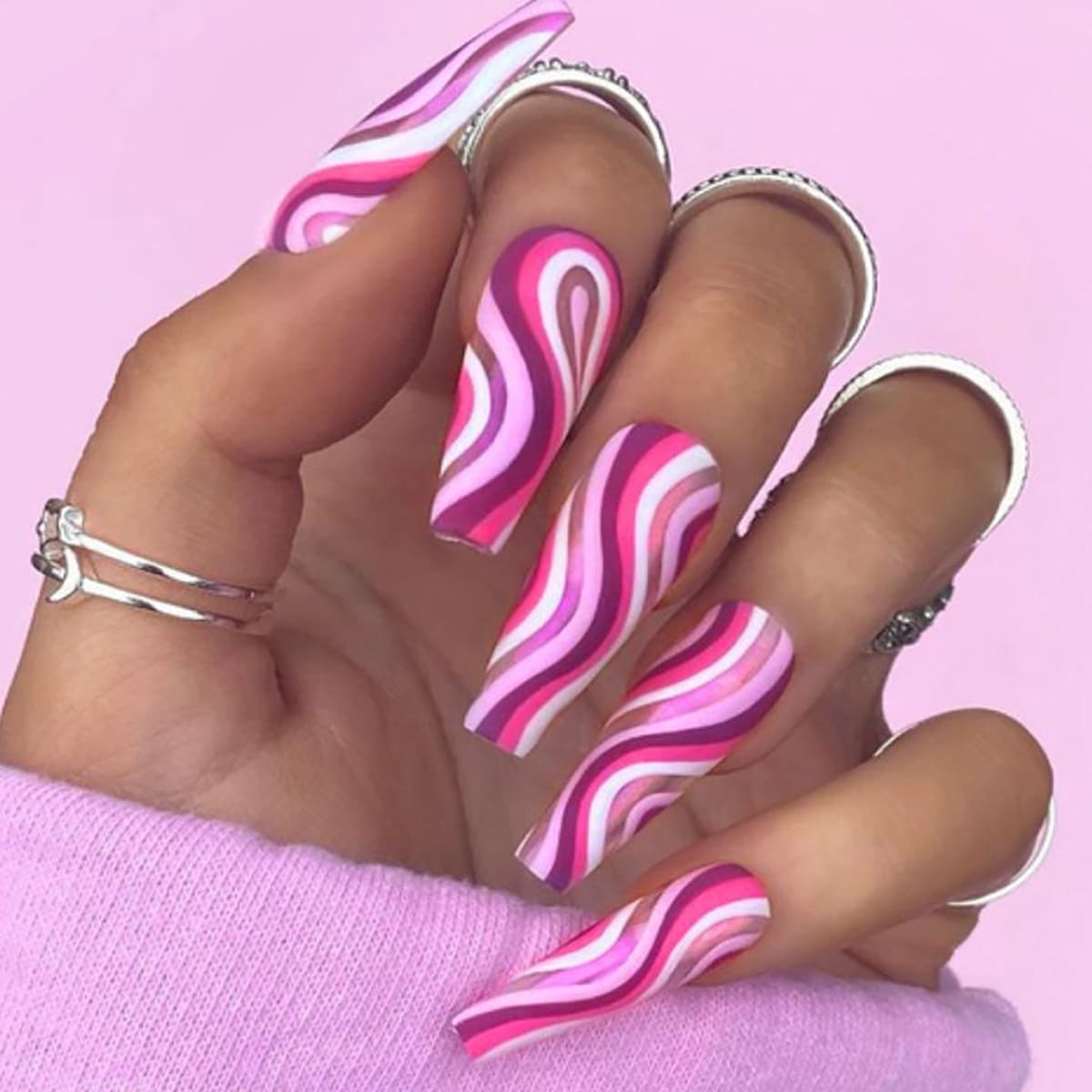 

24pcs Graphic Fake Nail, Pink
