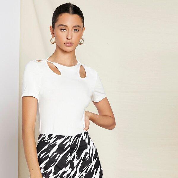 

Cutout Detail Form Fitted Tee, Black