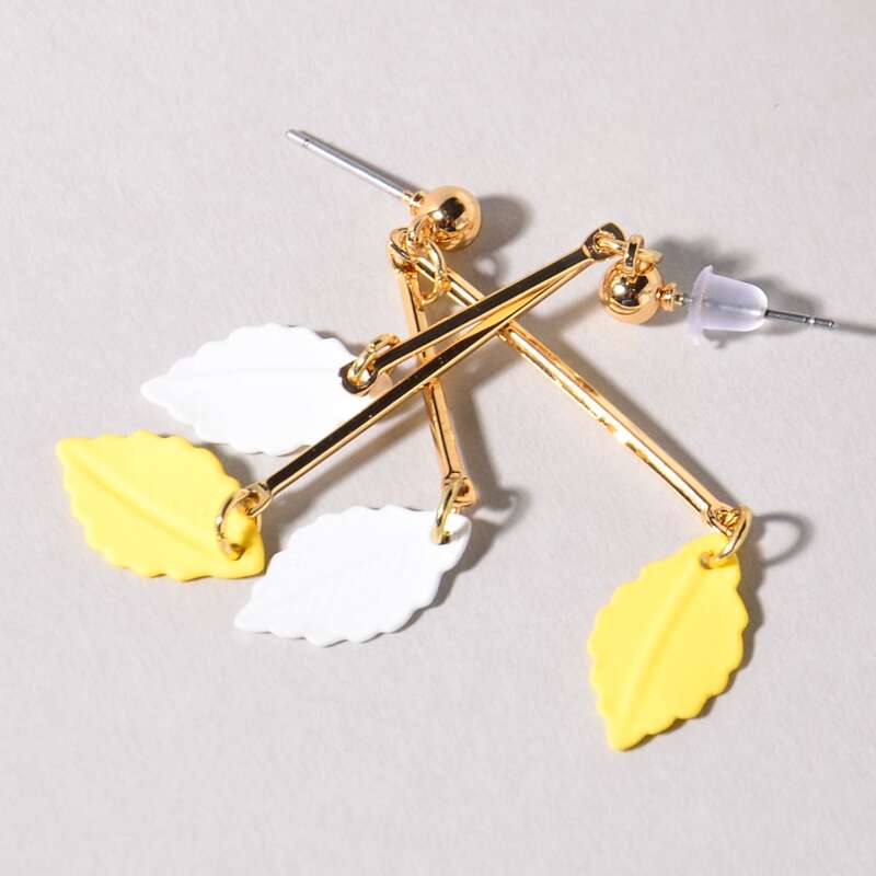 

Leaf Decor Earrings, Multicolor