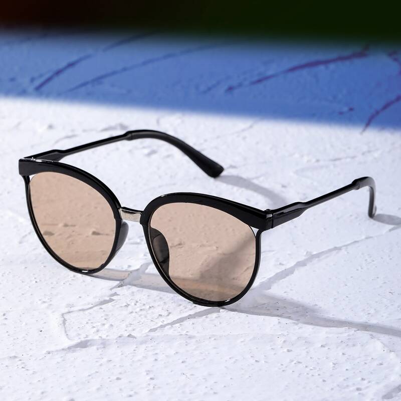 

Cat Eye Sunglasses
