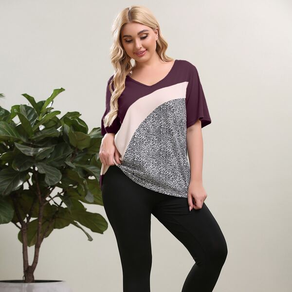 

Plus Color-block V-neck Tee & Leggings, Multicolor