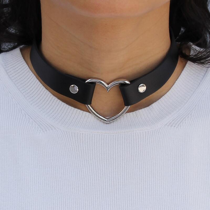 

Heart Decor Choker, Black
