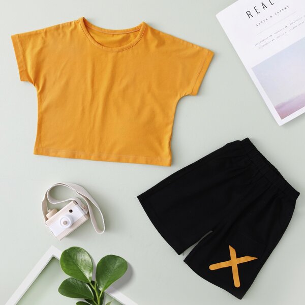 

Toddler Boys Letter Graphic Tee & Shorts Set, Multicolor