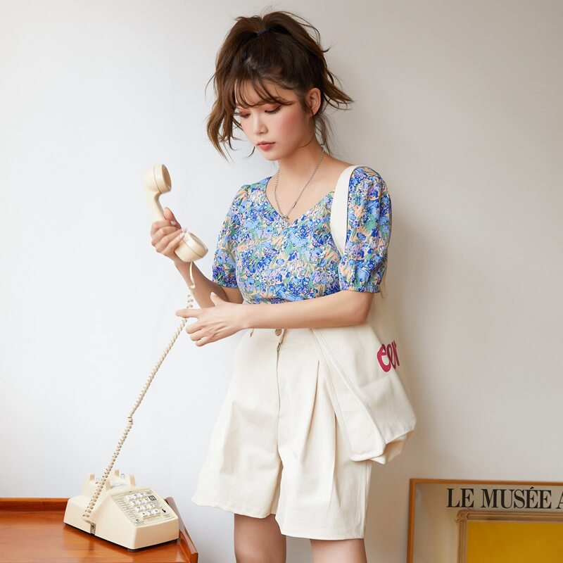 

Allover Floral Puff Sleeve Blouse, Multicolor