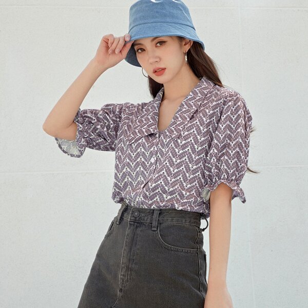 

Chevron Print Peter Pan Collar Flounce Sleeve Blouse, Purple