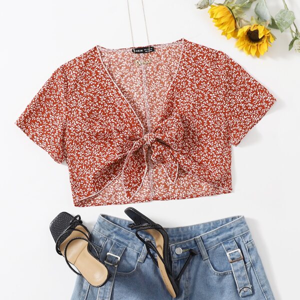

Tie Front Allover Plants Top, Burgundy
