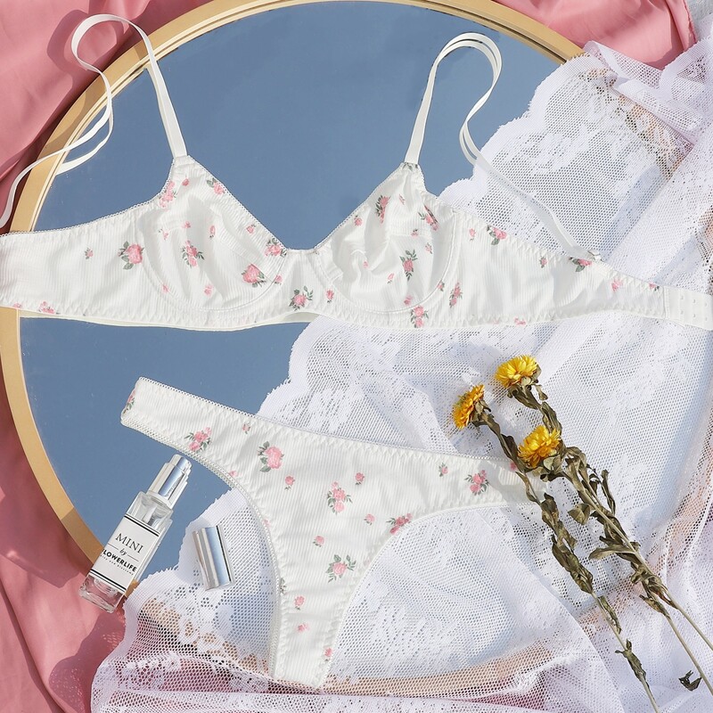 

Floral Print Underwire Lingerie Set, White