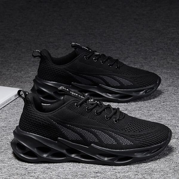 

Men Minimalist Textured Running Shoes, Black