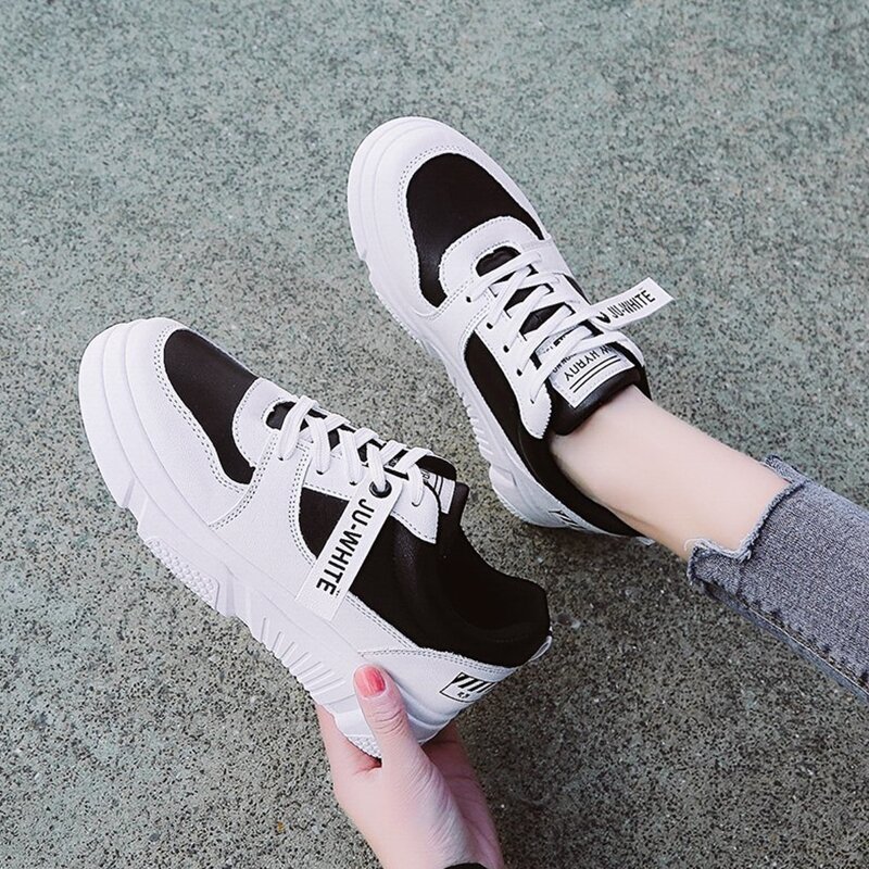 

Colorblock Lace-up Skate Shoes, Black and white