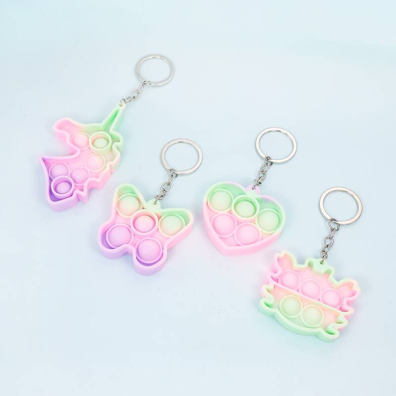 

4pcs Heart Charm Keychain, Multicolor