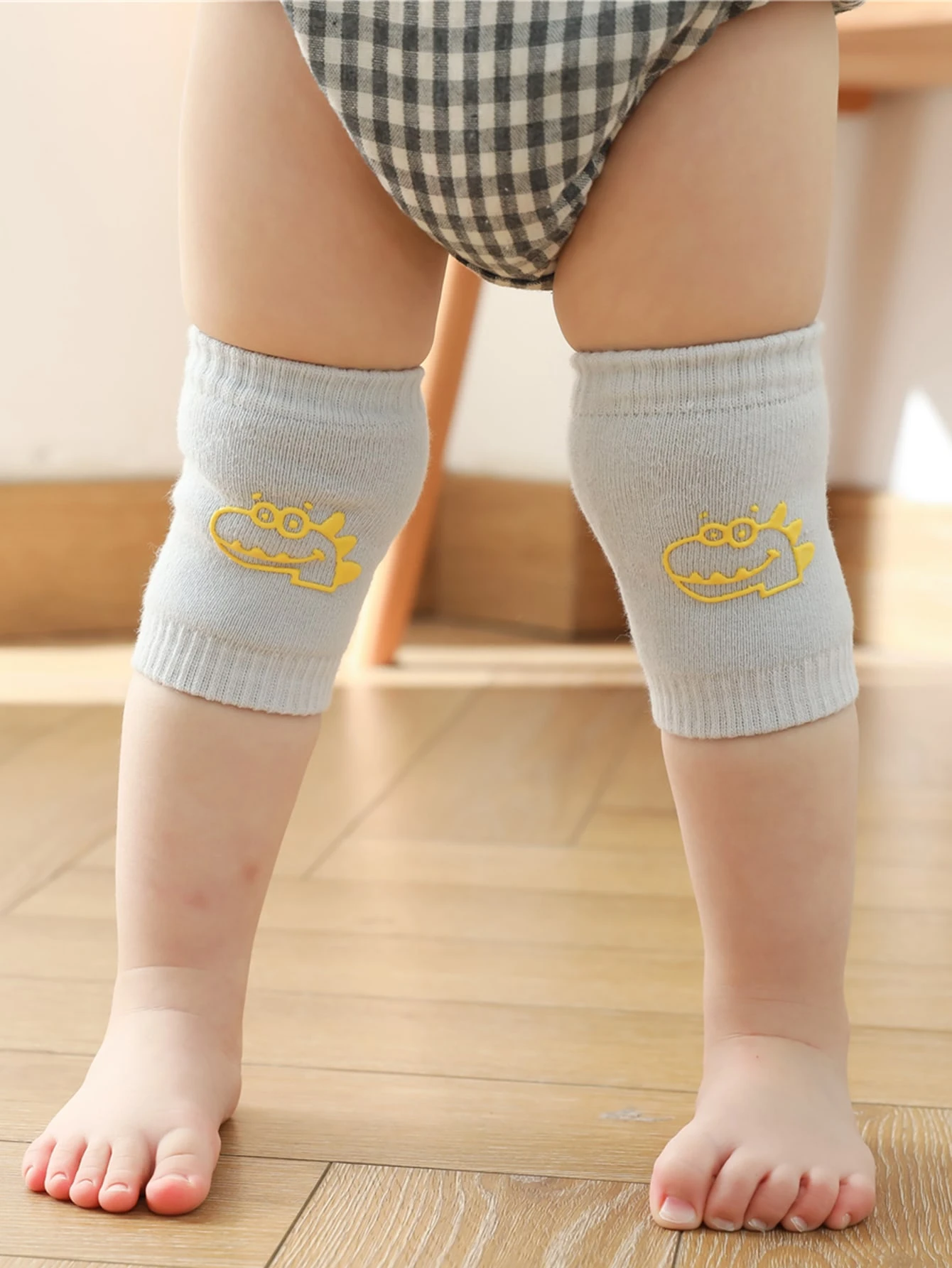 1 Paire Genouilleres A Motif De Dessin Anime Pour Bebe Mode En Ligne Shein France
