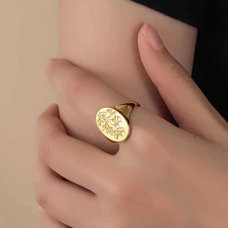 

Floral Engraved Ring, Gold