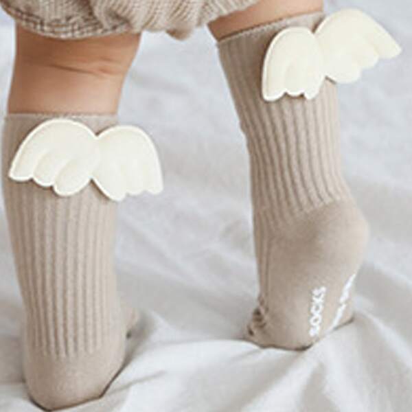 

Girls Wings Decor Non-slip Socks, Grey