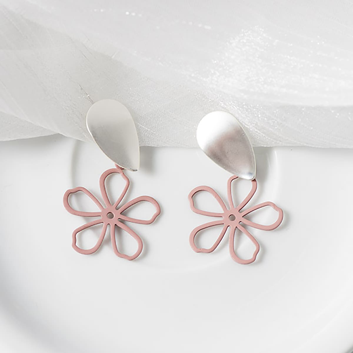 

1pair Floral Charm Earrings, Pink
