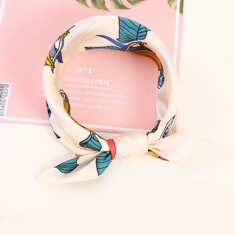 

Parrot Graphic Scarf, Multicolor