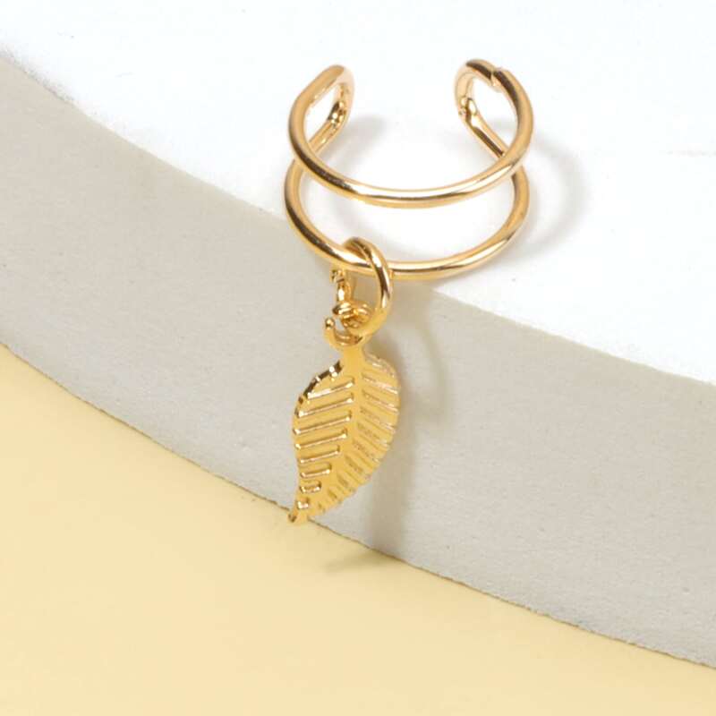 

1pc Leaf Charm Ear Cuff, Gold