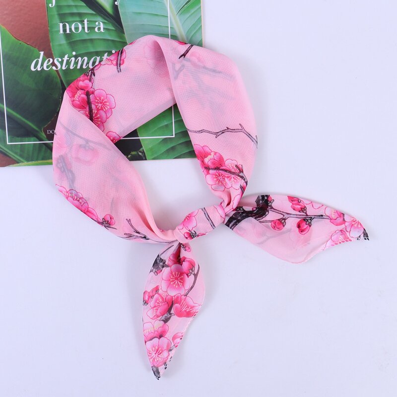 

Flower Pattern Bandana, Baby pink