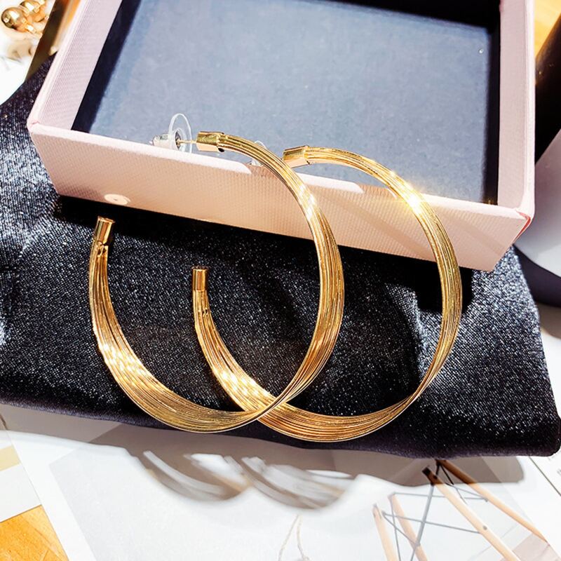 

Solid Minimalist Hoop Earrings, Gold