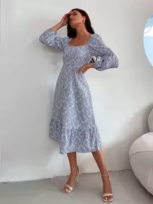 Aveloria 小碎花荷葉邊下擺女僕風洋裝