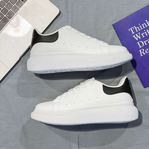 

Men Lace-up Front Skate Shoes, Black and white