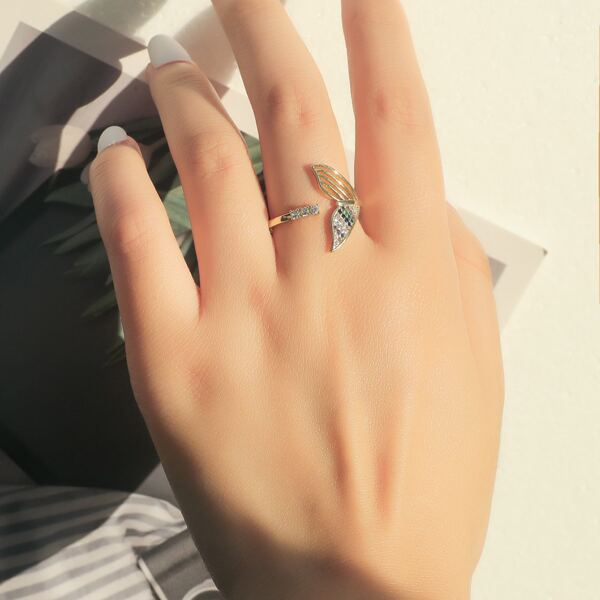 

Fish Tail Decor Ring, Multicolor