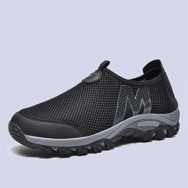 

Men Letter Graphic Slip On Running Shoes, Black
