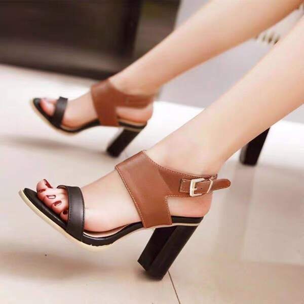 

Two Tone Buckle Decor Chunky Sandals, Brown