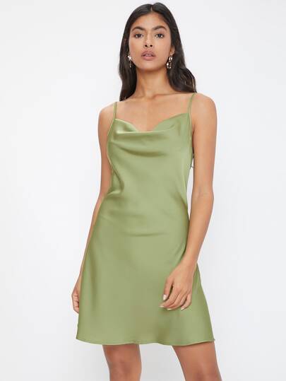 فستان كامي ياقة مطوية موحدة اللون ملابس العمل