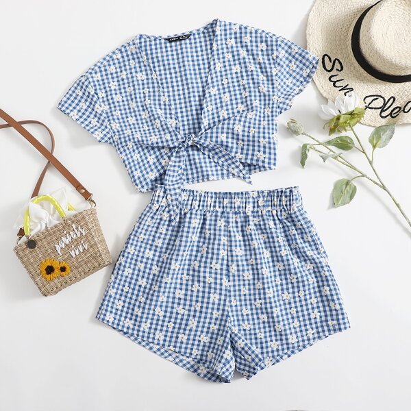 

Tie Front Daisy Floral & Gingham Top And Shorts Set, Blue and white