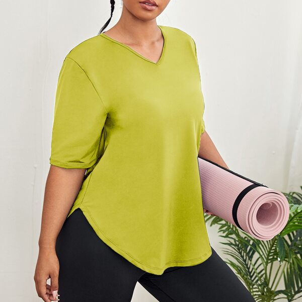 

Plus Solid V-neck Sports Tee, Lime green