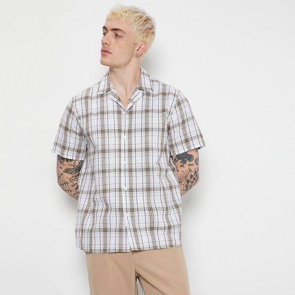 

Men Notch Neck Striped Shirt, Multicolor