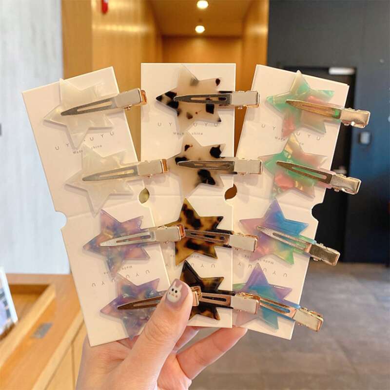 

2pcs Random Star Hair Clip, Multicolor