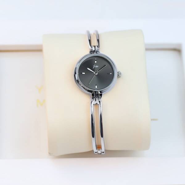 

Hollow Out Strap Quartz Watch
